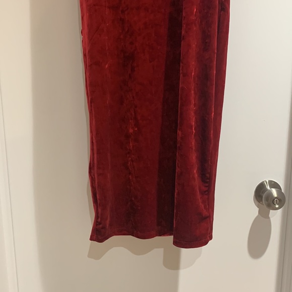 Velvet Midi Bodycon Dress - Picture 8 of 9